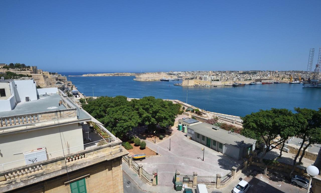 Grand Harbour Apartments Флоріана Екстер'єр фото